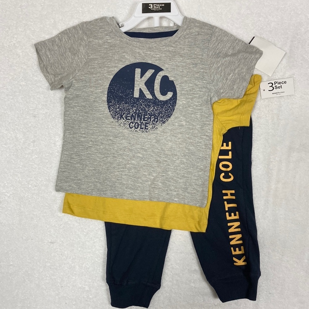 Nwt Kenneth Cole 3 pc. Set 2 shortsleeved tees and joggers 24m